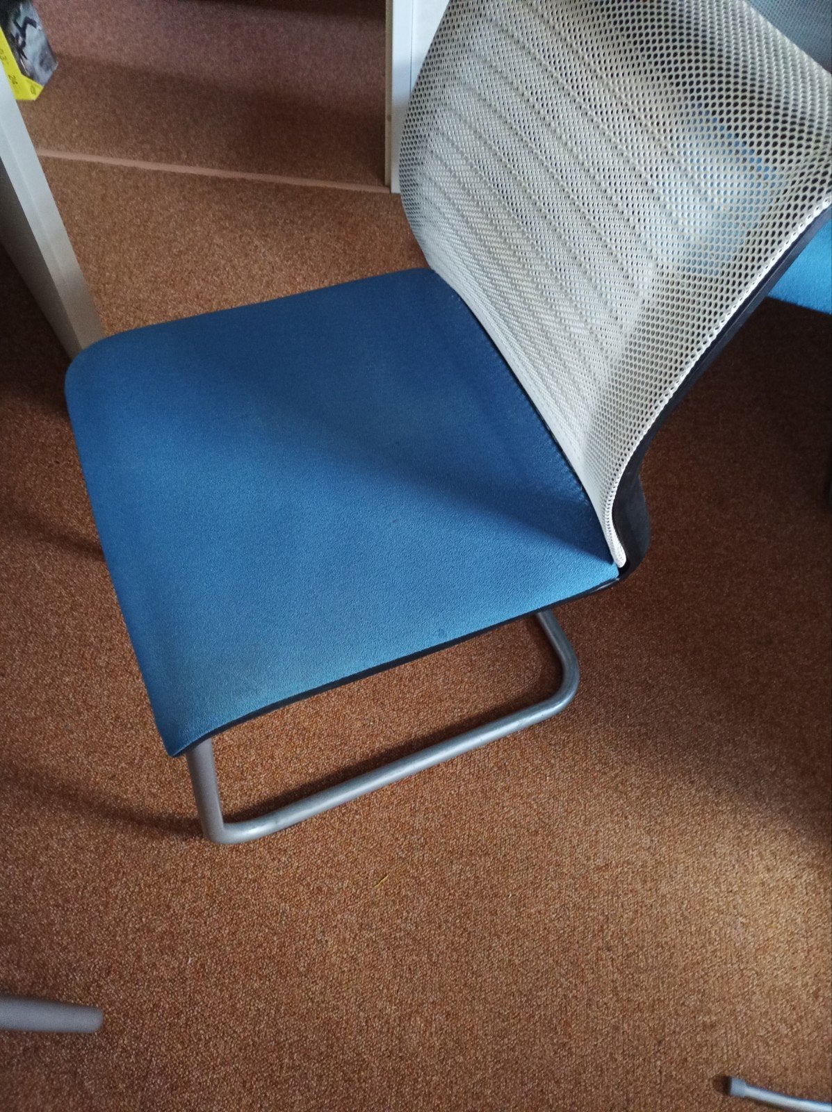Gratis 2 mooie stoelen voor vele doeleinden z.g.a.n, Ophalen, Overige materialen, Twee, Overige kleuren