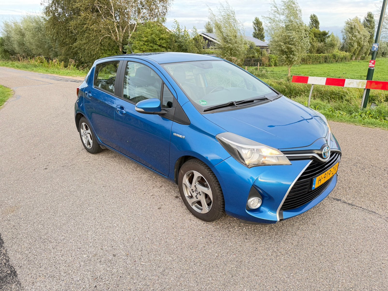 Foto 7 van Toyota Yaris Hybrid 1.5 AUTOMAAT| Navi| Cruise| Climate