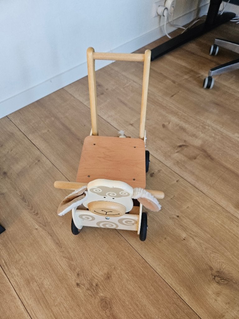 Houten loopwagen schaap met opbergruimte, Ophalen, Gebruikt, Duw- of Trekspeelgoed