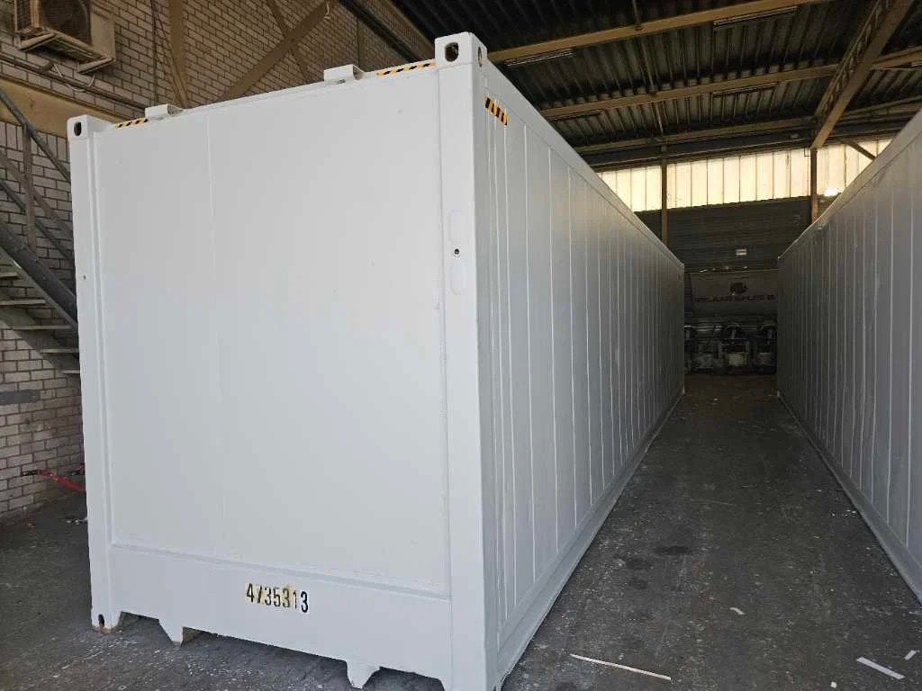 VERNOOY REEFER SHELL 5739709, Dave Vernooij, Davevernooij@icloud.com, Kellensedwarsweg 9
4004JC  Tiel, NL