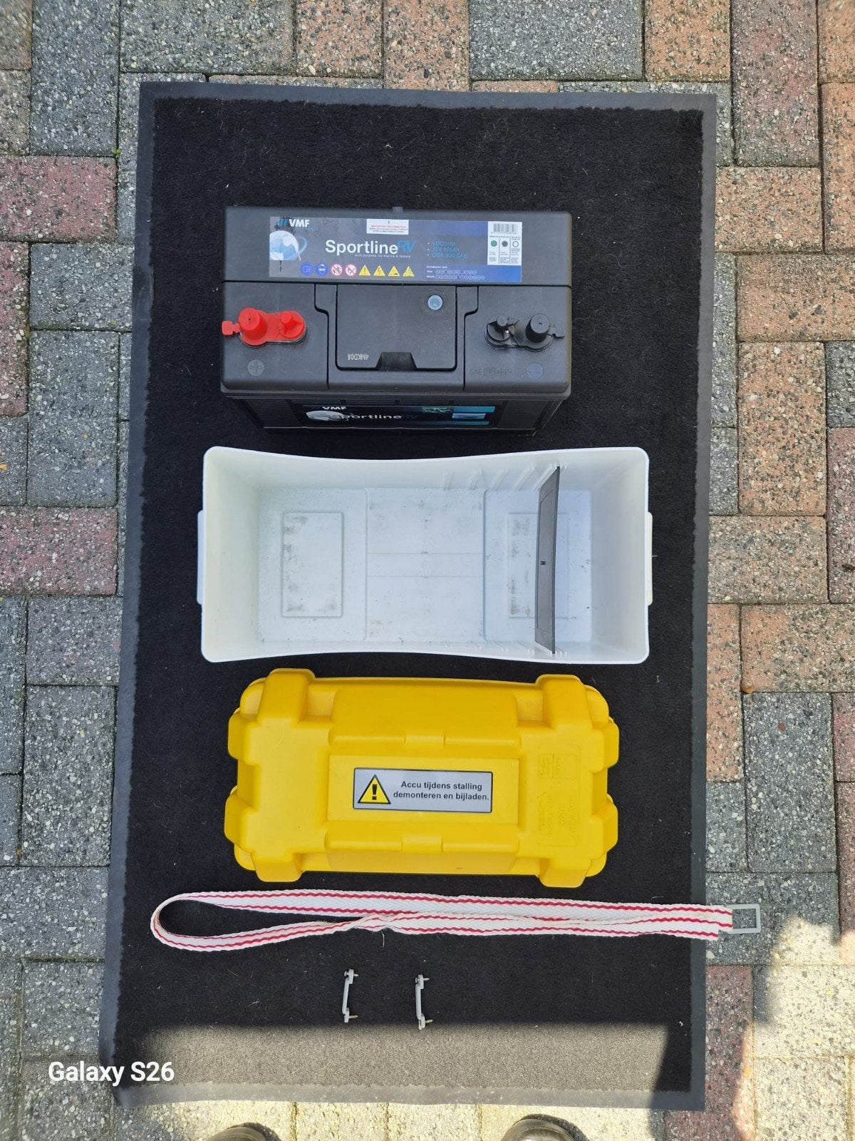 VMF Sportline Accu 105Ah met accubak en acculader, Ophalen