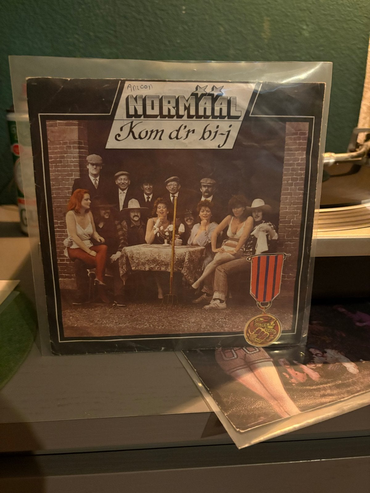 Normaal - Kom d'r bi-j (Vinyl Single 1985), Cd's en Dvd's, Vinyl Singles, Gebruikt, Rock en Metal, EP, Originele persing, 7 inch