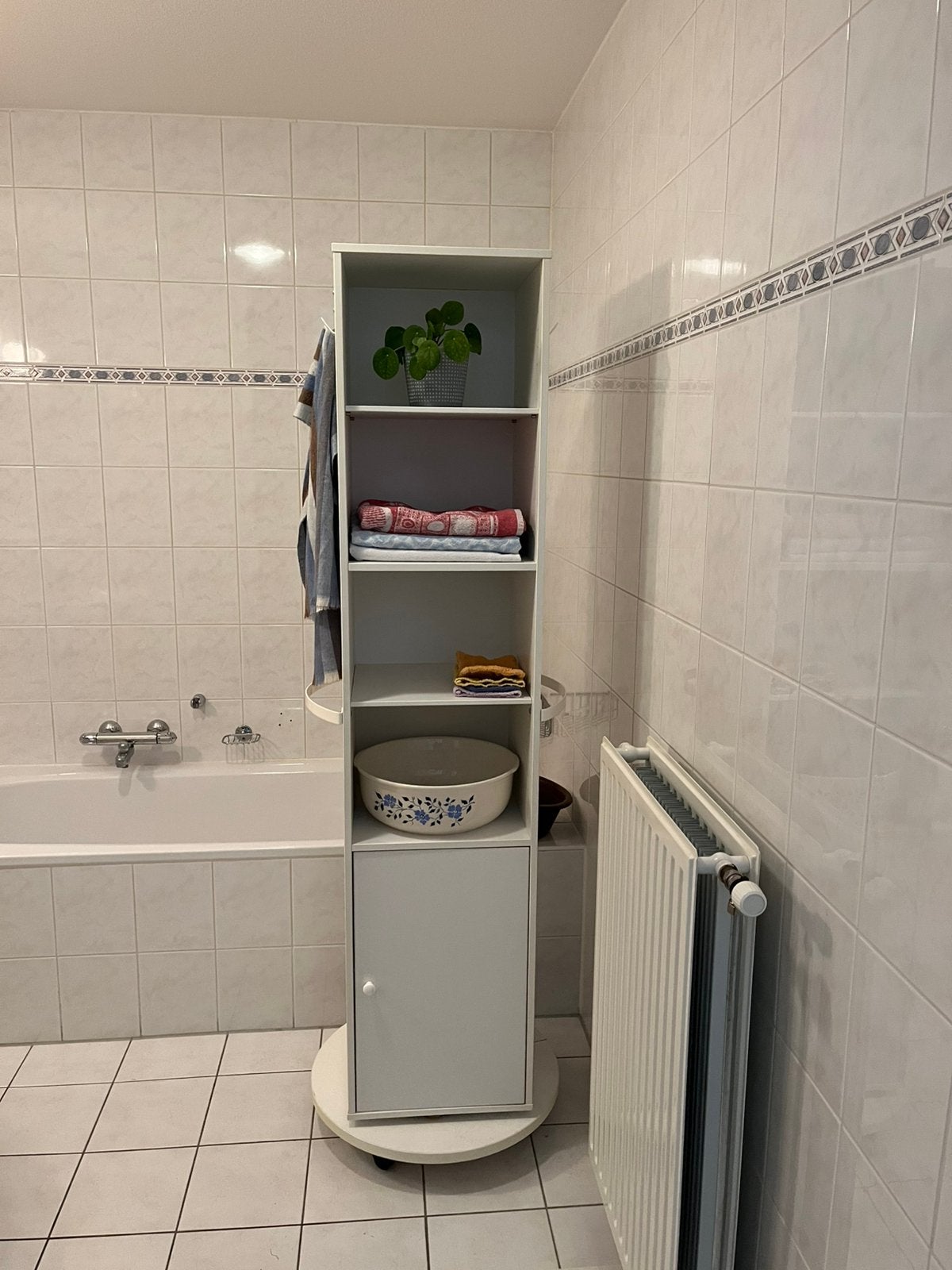 Draaibare kast badkamer