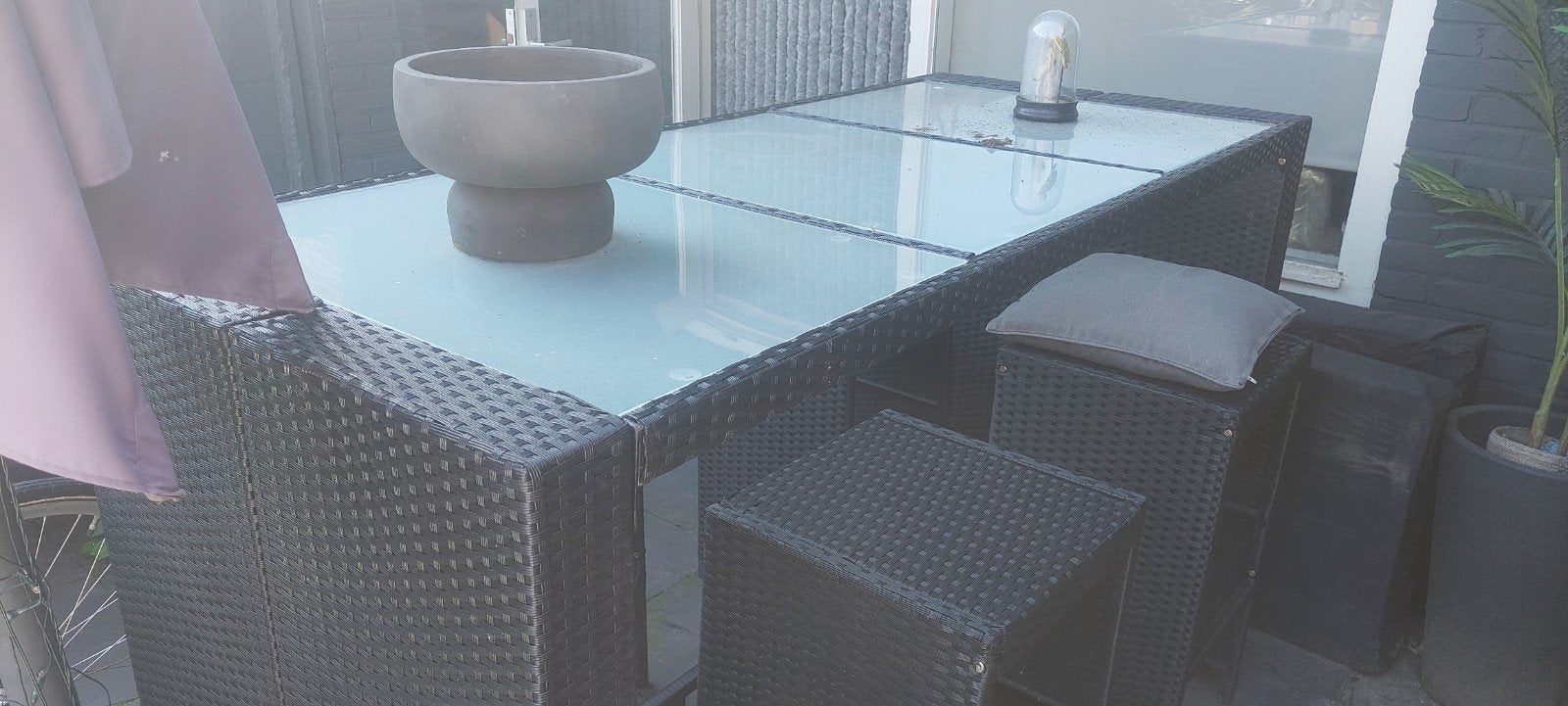 Wicker tuinset met glazen tafel en 4 krukken, Ophalen, 4 zitplaatsen, Gebruikt, Wicker
