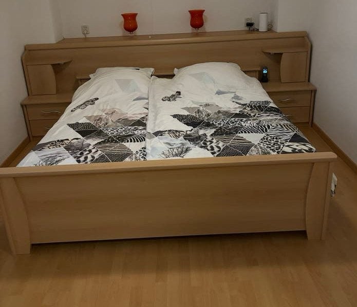 Tweepersoonsbed electrisch verstelbaar en kledingkast, Huis en Inrichting, Ophalen, Overige kleuren, Tweepersoons, 180 cm