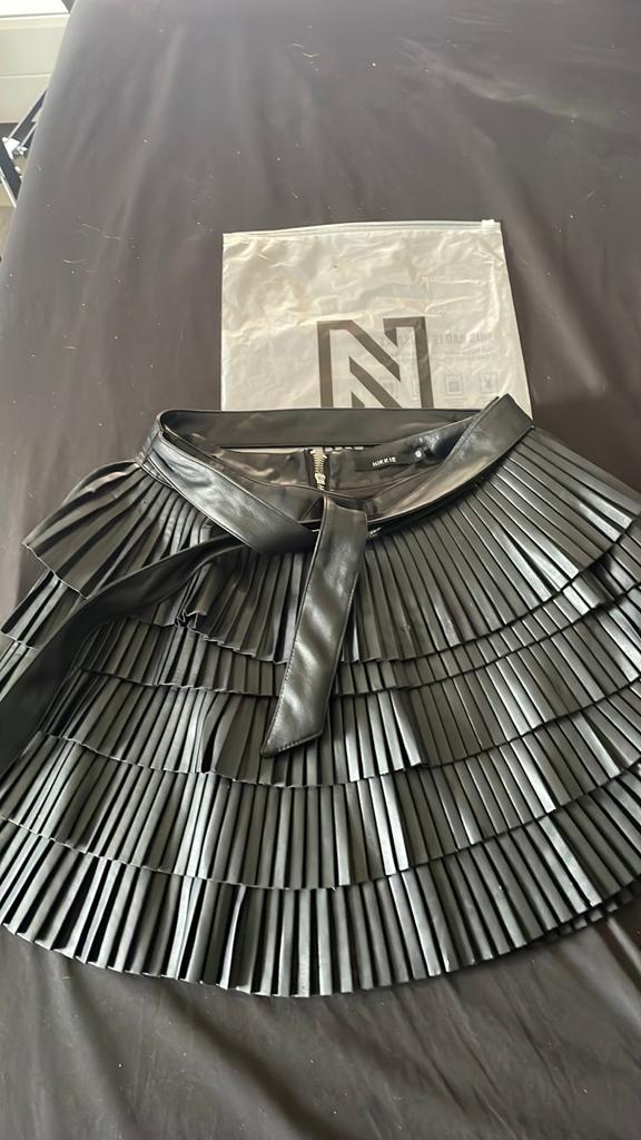 Nikkie leren rok 40, Kleding | Dames, Rokken, Maat 38/40 (M), Zwart, Ophalen of Verzenden, Zo goed als nieuw