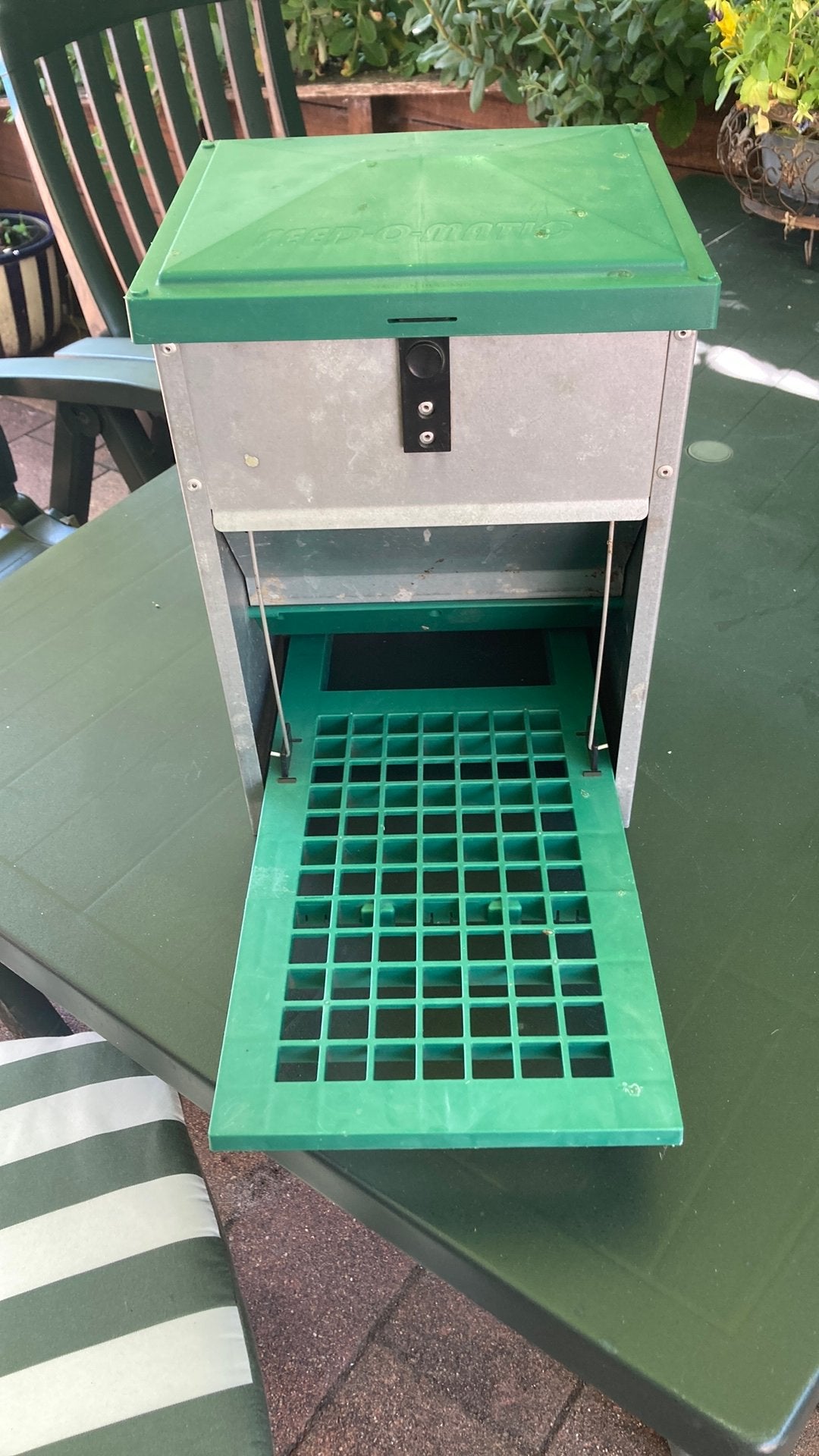 Voederautomaat voor kippen €25,-, Ophalen, Gebruikt, Drinken en Voederen