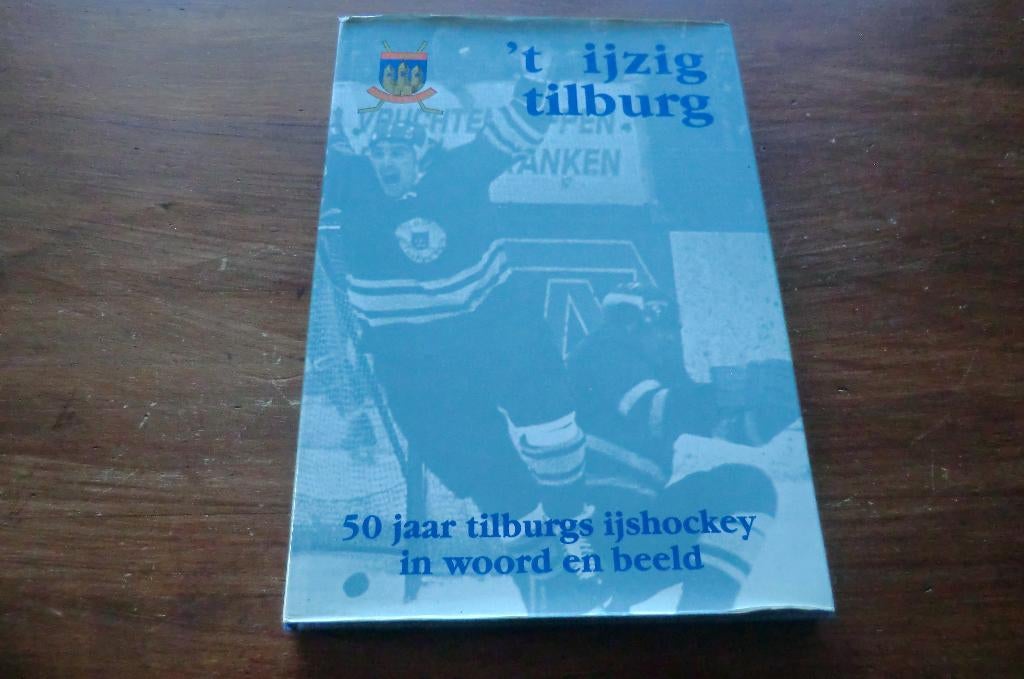 boek - 't ijzig tilburg / Tilburg Trappers, ijshockey, Ophalen of Verzenden, Gelezen, Wintersport
