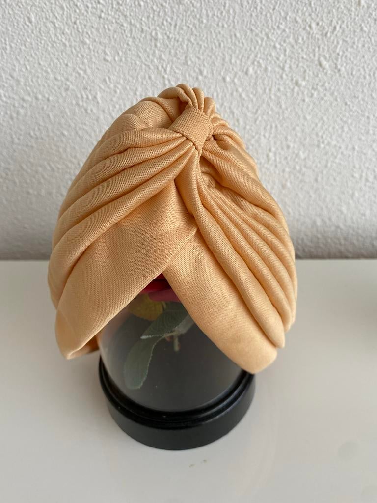 Beige tulband, Ophalen of Verzenden, Zo goed als nieuw, One size fits all, Hoed