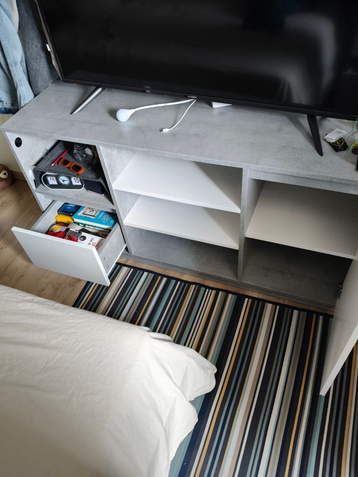 GRATIS Mooie Jysk dressoir, Ophalen, Zo goed als nieuw, 25 tot 50 cm