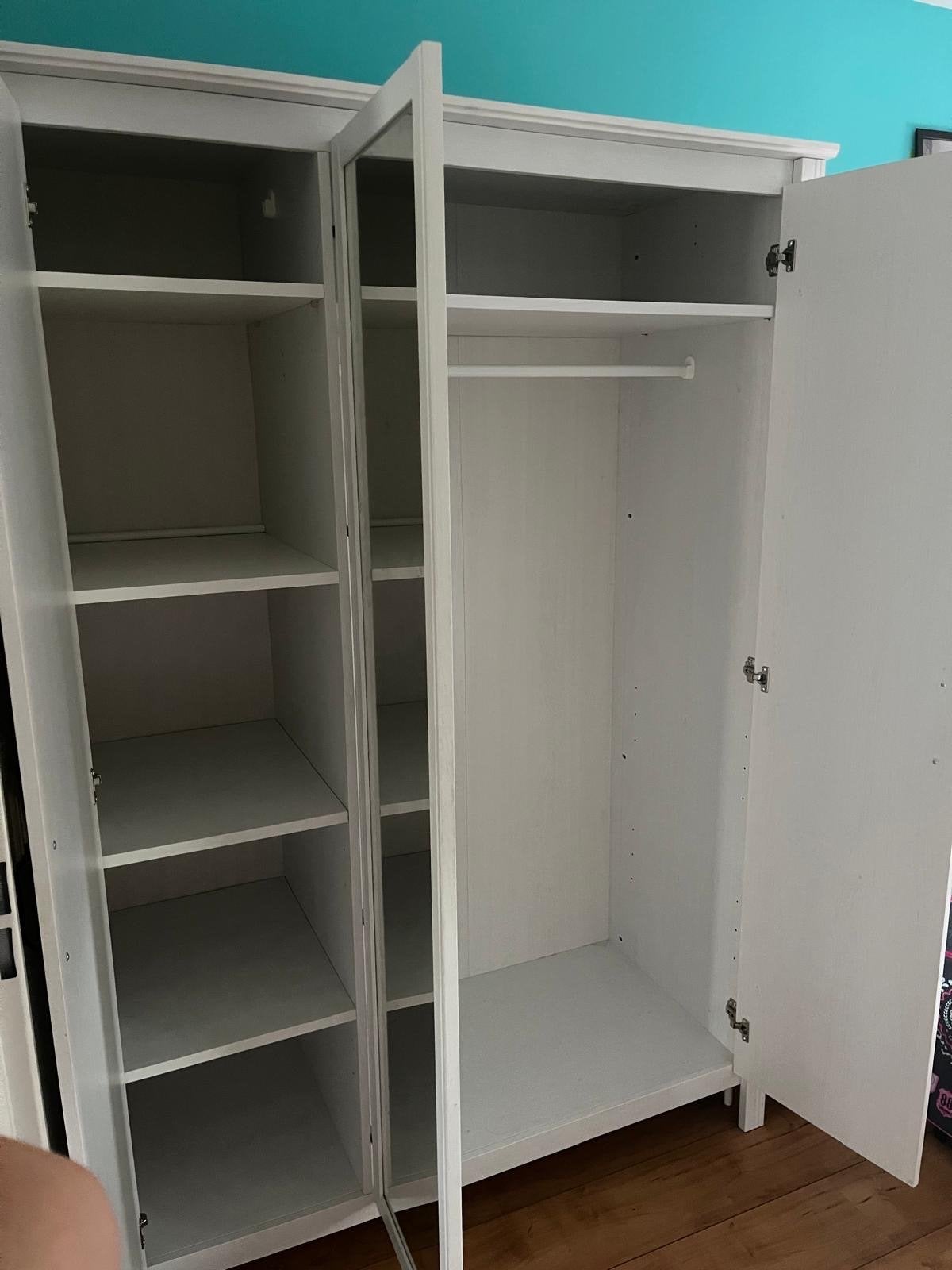 Witte kledingkast met spiegel en planken, Ophalen, Gebruikt, 100 tot 150 cm, 150 tot 200 cm
