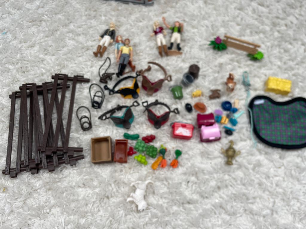 Schleich paardenset met poppetjes en accessoires, Ophalen of Verzenden, Zo goed als nieuw, Staal