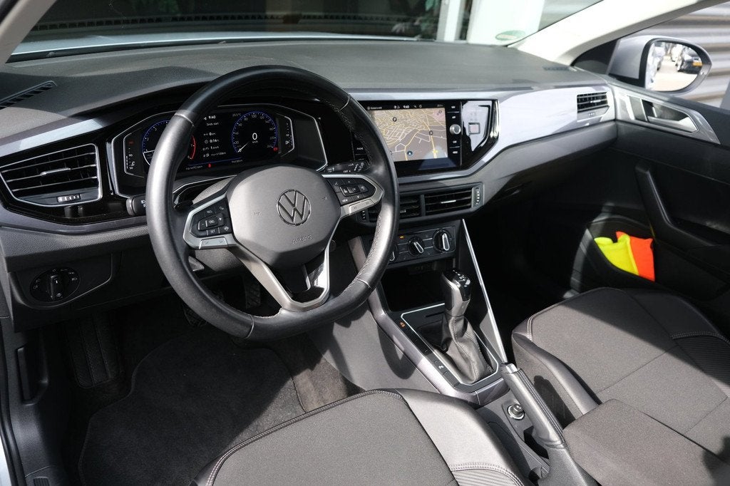 Volkswagen Taigo 1.0 TSI Style 110PK DSG IQ Matrix Led PDC N, 1160 kg, Gebruikt, Zwart, Leder en Stof