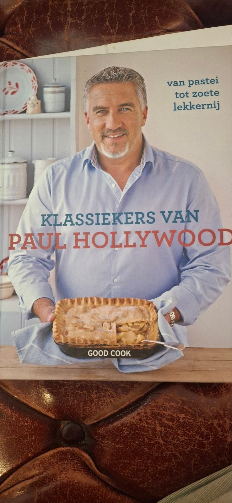 Klassiekers van Paul Hollywood - Bakboek, Ophalen of Verzenden, Zo goed als nieuw, Hoofdgerechten, Europa