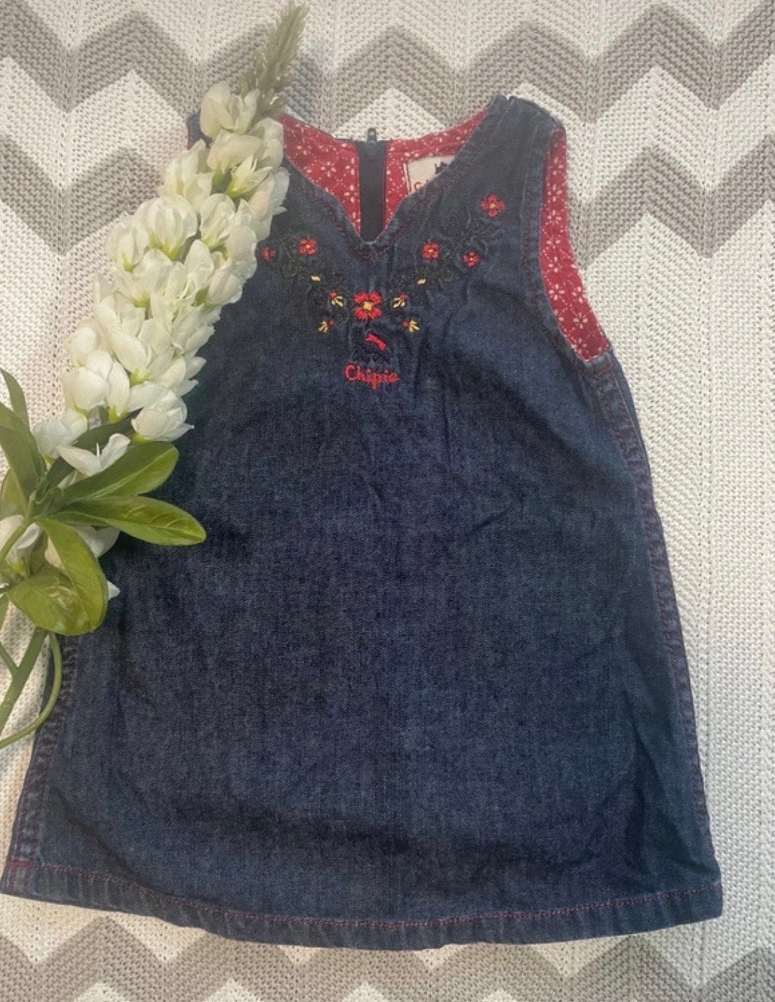 Super leuk donkerblauw spijkerjurkje met bloemenborduursel, Ophalen of Verzenden, Gebruikt, Meisje, Jurkje of Rokje