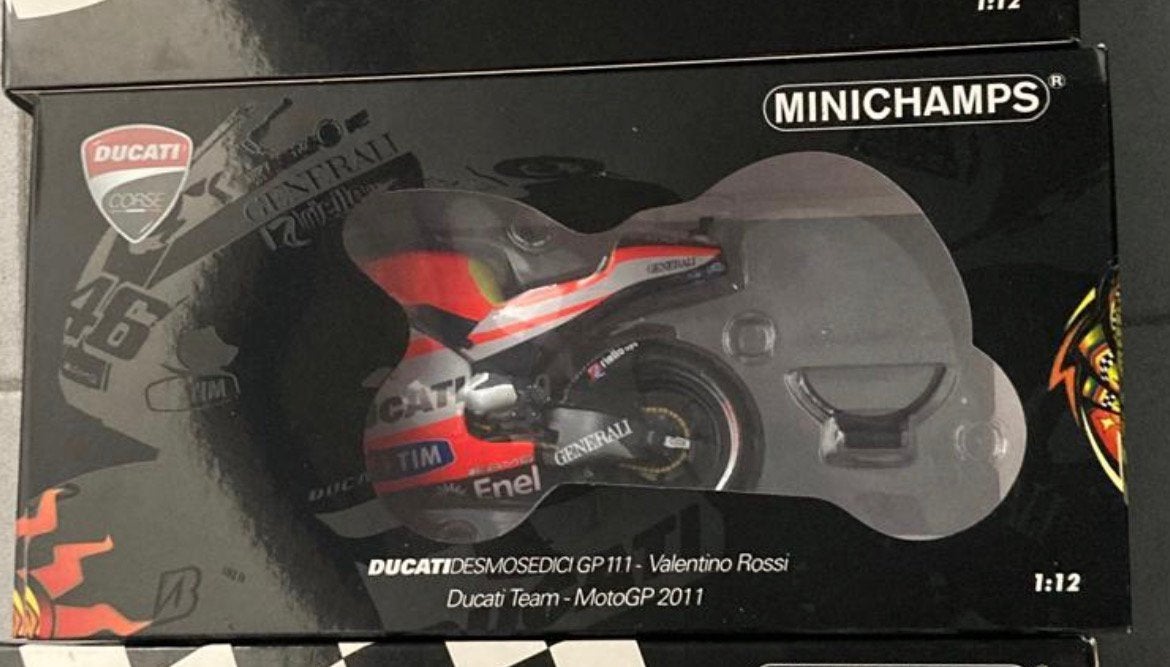 Minichamps Motogp 2011 Ducati Desmosedici GP11.1 Rossi 1/12, Ophalen of Verzenden, Zo goed als nieuw, 1:9 t/m 1:12, Motor