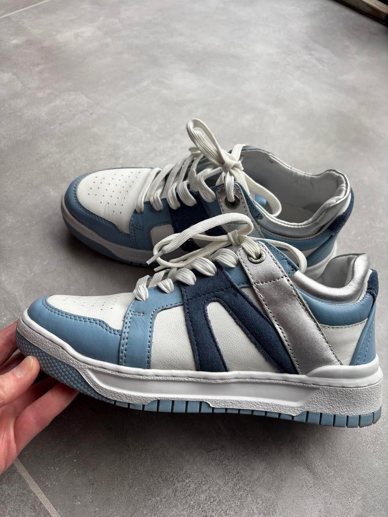 Stijlvolle Sneakers in Blauw en Wit - Maat 36, Kleding | Dames, Schoenen, Zo goed als nieuw, Sneakers of Gympen, Blauw, Verzenden