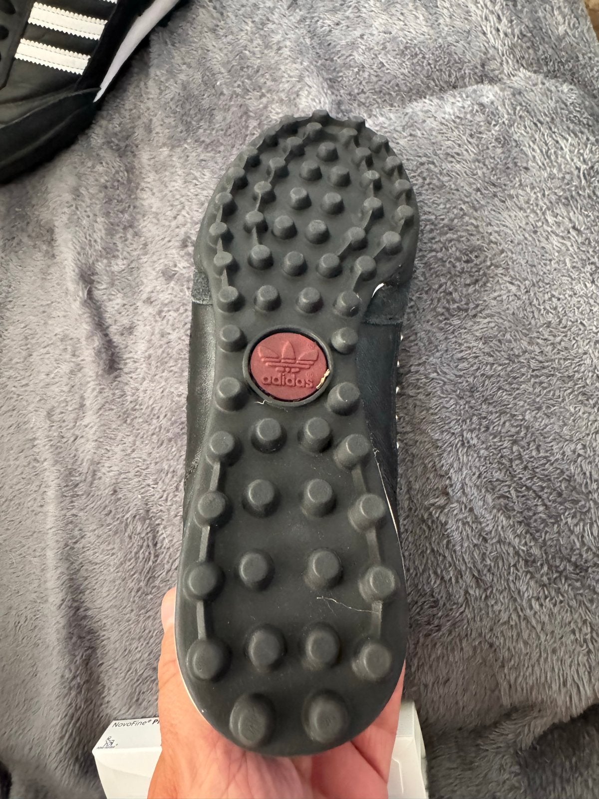 Adidas Mundial Team voetbalschoenen maat 39 1/3Zwart/Wit, Maat XS of kleiner, Ophalen of Verzenden, Gebruikt, Schoenen