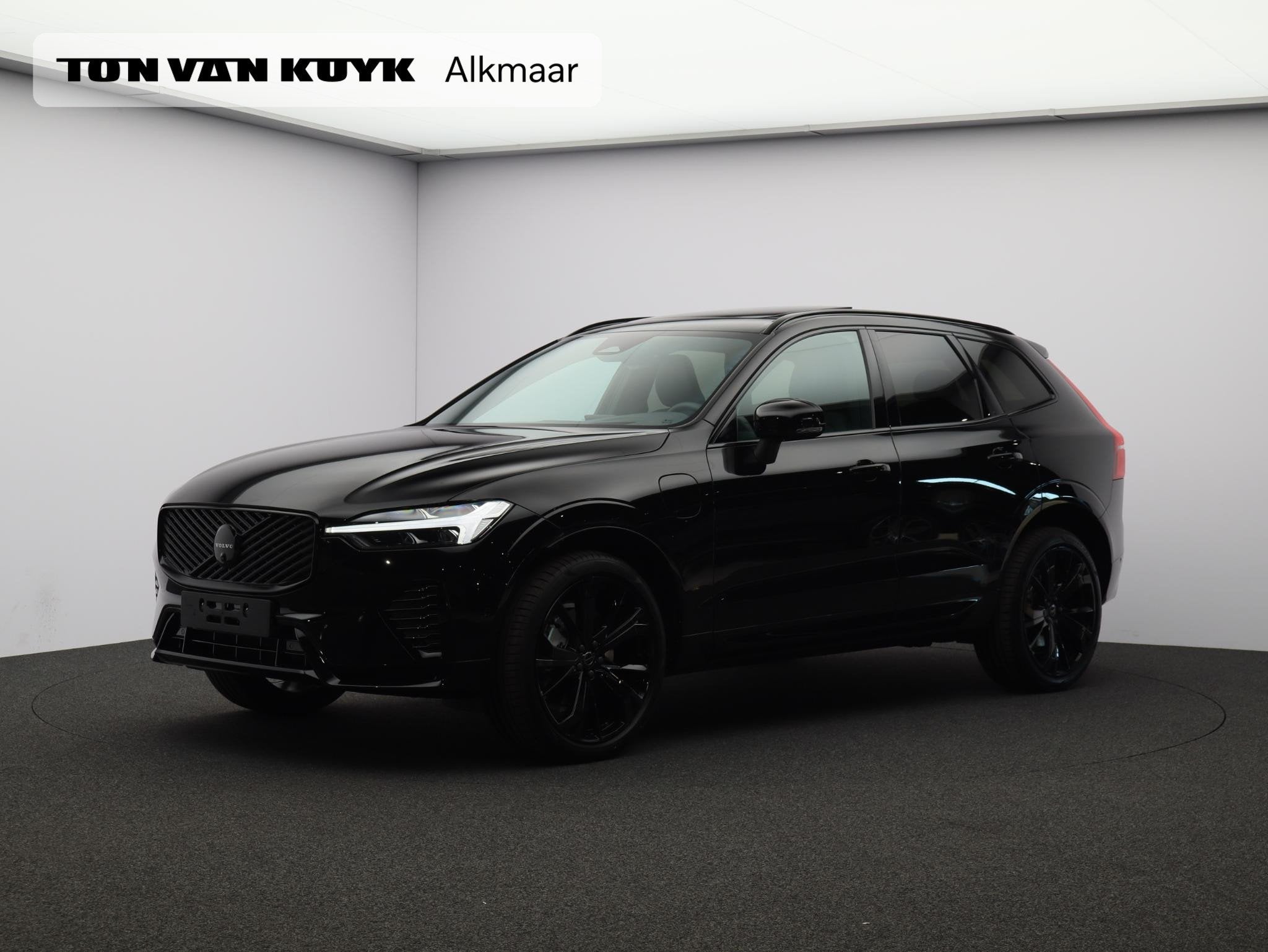 Volvo XC60 2.0 T8 Plug-in hybrid AWD Plus Black Edition / Pa, Automaat, Euro 6, 4 cilinders, 1969 cc