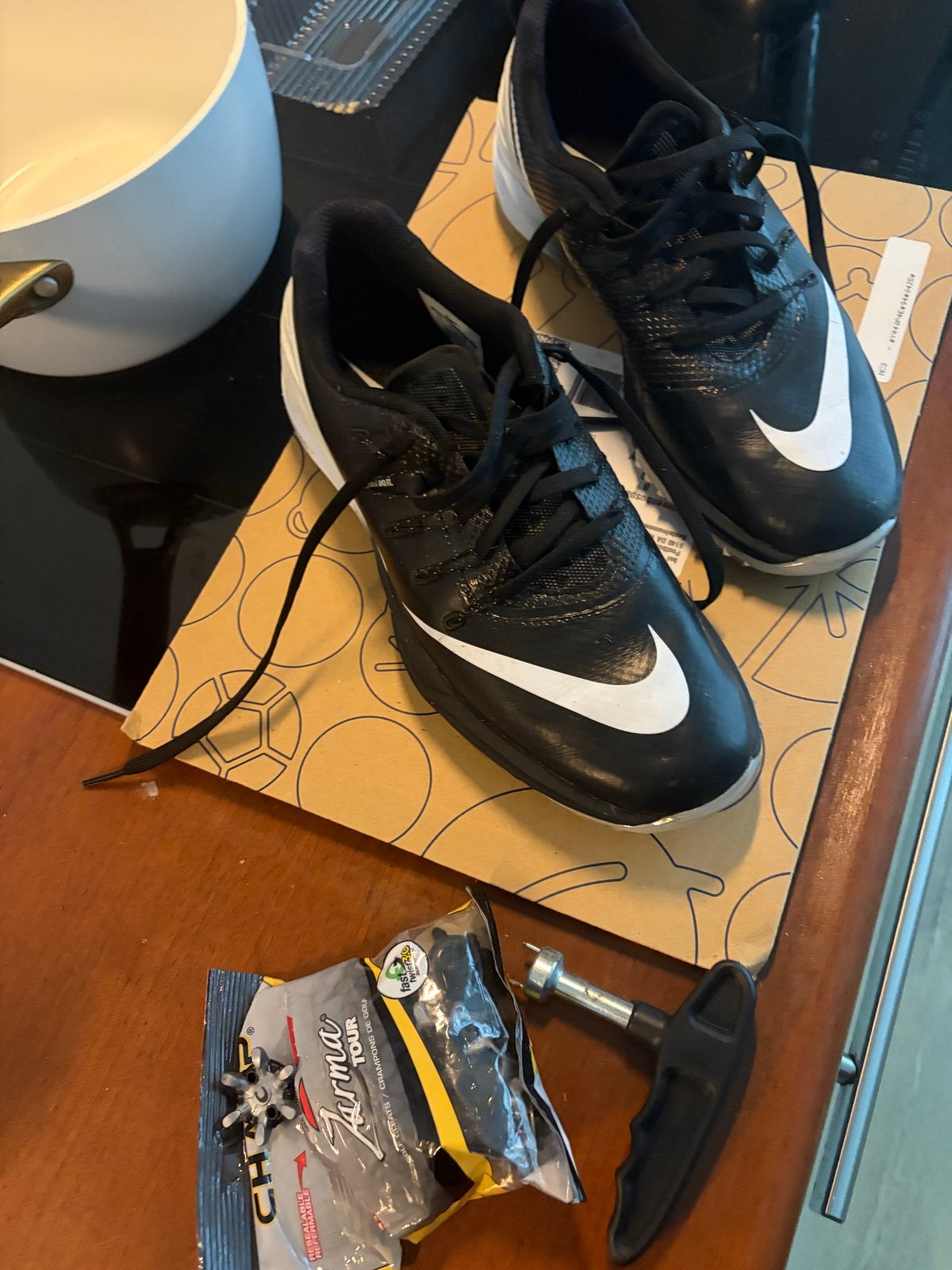 Nike golfschoenen met spikes en spike tool, Ophalen of Verzenden, Gebruikt, Overige typen