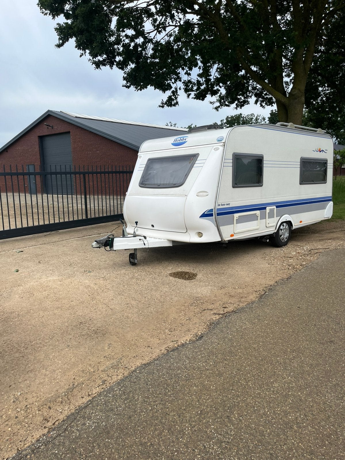 Hobby 440 deluxe easy met mover 2003 prijs is vast, Caravans en Kamperen, Ophalen of Verzenden, Gebruikt, Campingkast