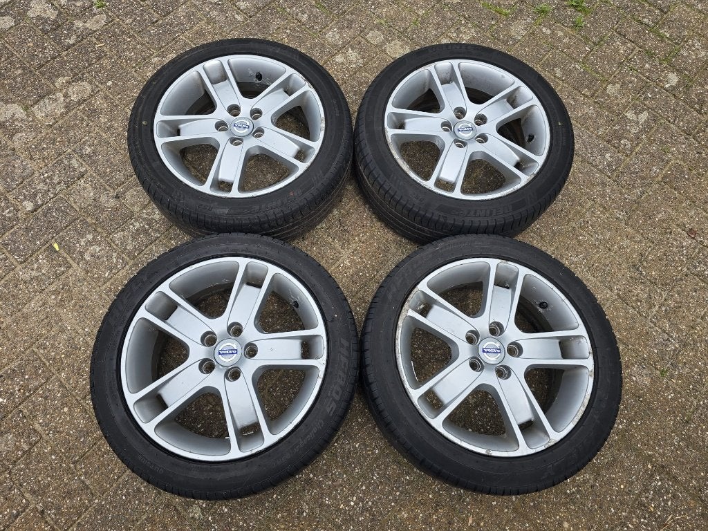 Zomerset Velgen & Banden 205 50 ZR17 Volvo V50 S40, Auto-onderdelen, Banden en Velgen, Gebruikt, Banden en Velgen, 17 inch, Personenwagen