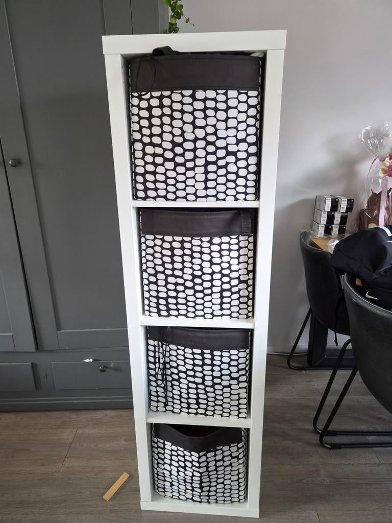 Ikea Kallax vakkenkast Witte smalle kast met 4 opbergmanden, Ophalen of Verzenden, Gebruikt