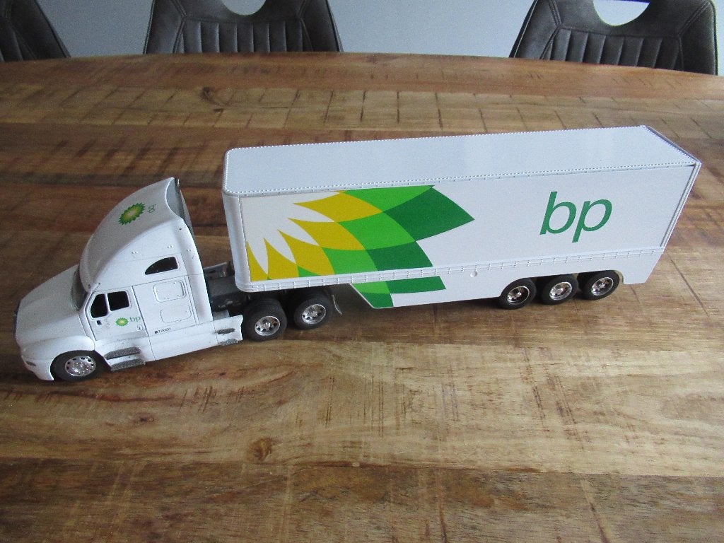 Mooie grote BP tankauto vrachtwagen Ultimate F2000. 55 cm., Verzamelen, Ophalen of Verzenden, Zo goed als nieuw