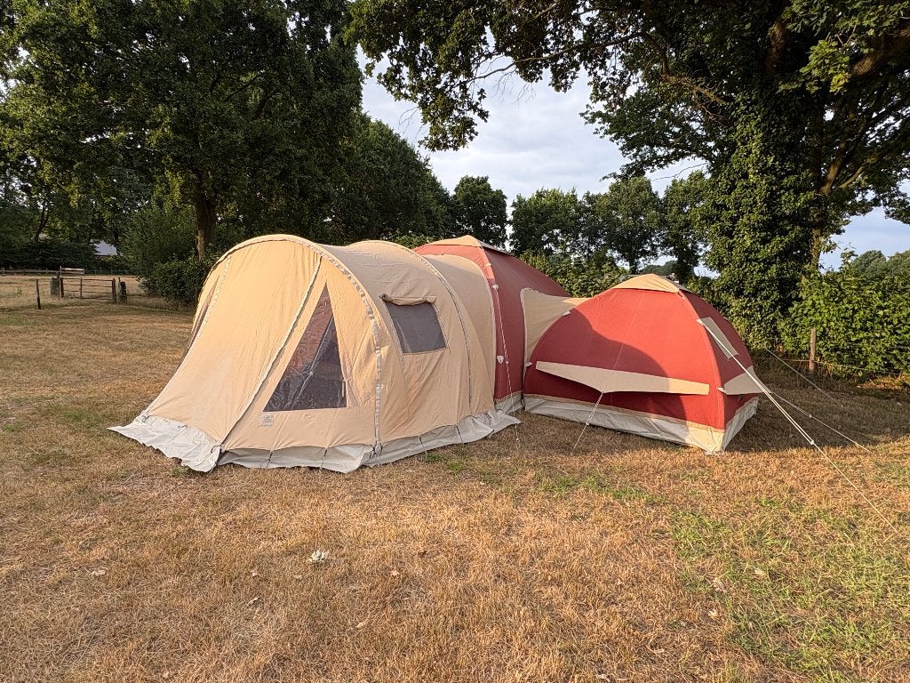 Karsten Family + 350 zeer nette en complete 8p familytent, Caravans en Kamperen, Ophalen, Zo goed als nieuw, Meer dan 6