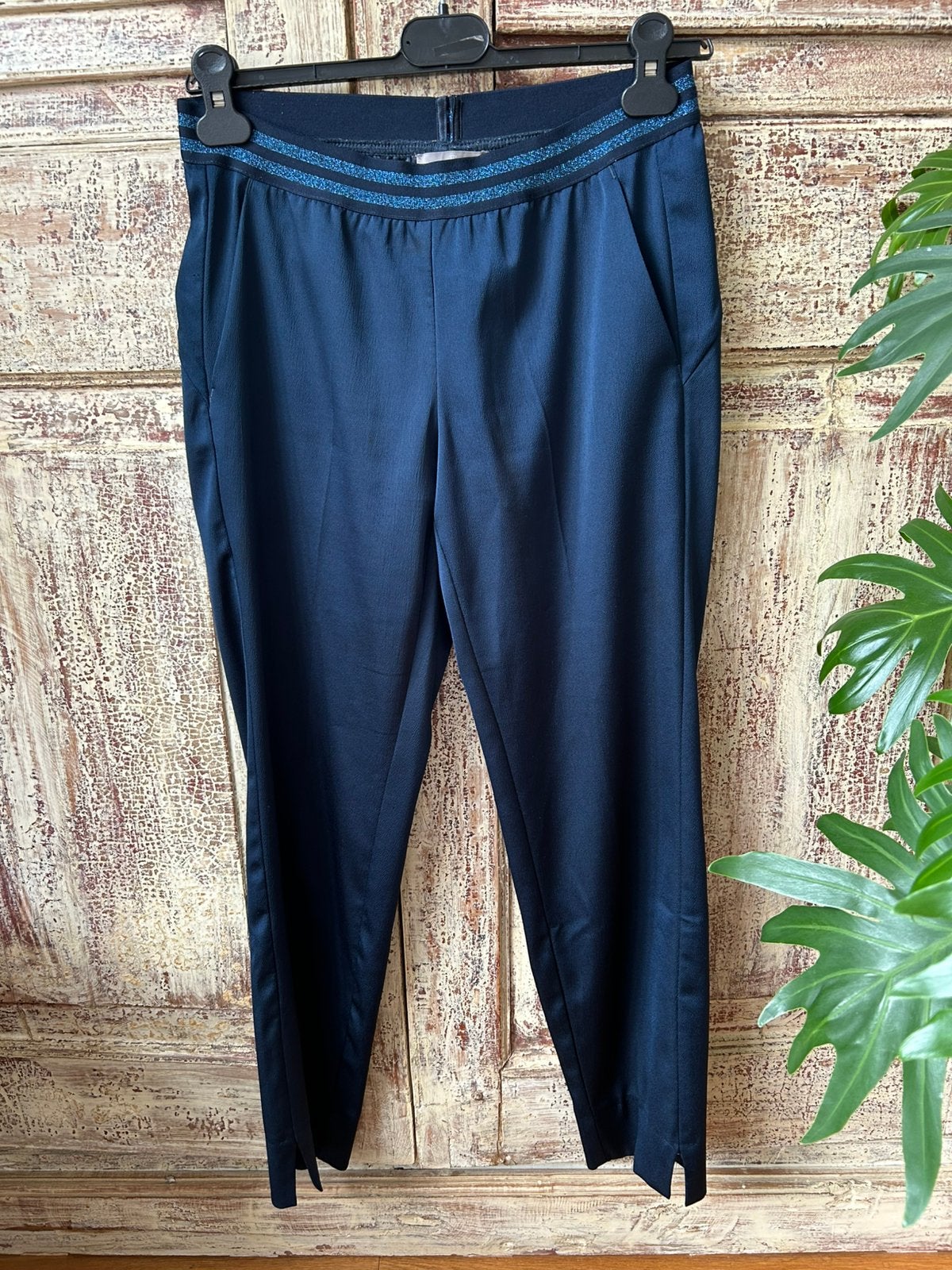 Gustav blauwe glanzende broek maat 34, Kleding | Dames, Broeken en Pantalons, Blauw, Ophalen of Verzenden, Zo goed als nieuw, Maat 34 (XS) of kleiner