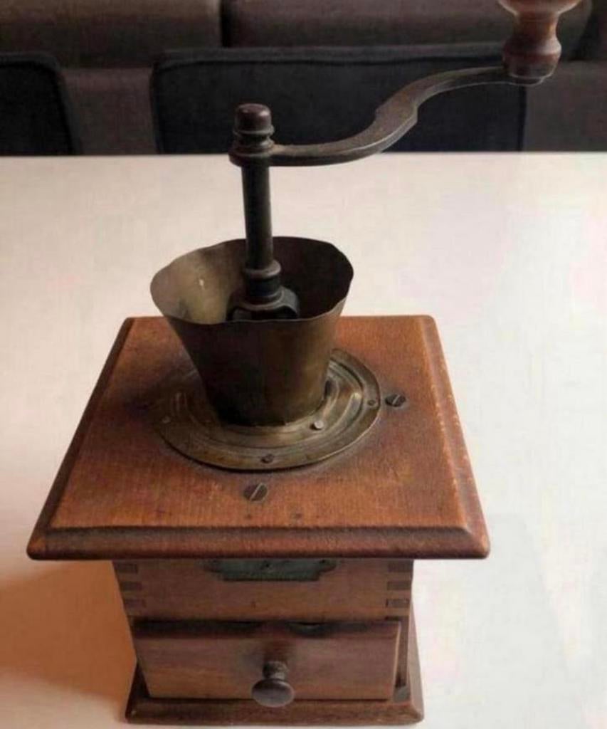 Vintage/ antiek Duitse koffiemolen van koper met hout, P.D., Antiek en Kunst, Ophalen of Verzenden