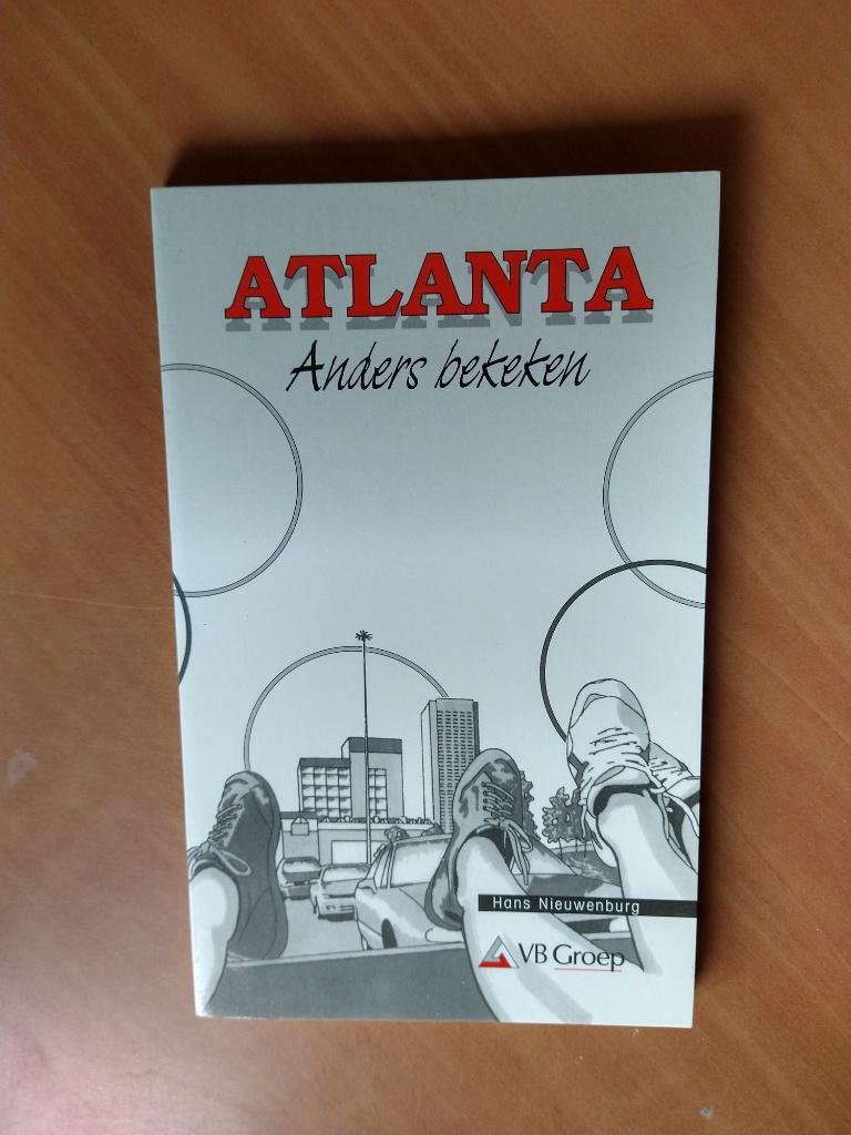 Hans Nieuwenburg - Atlanta anders bekeken, Ophalen of Verzenden, Gelezen, Balsport