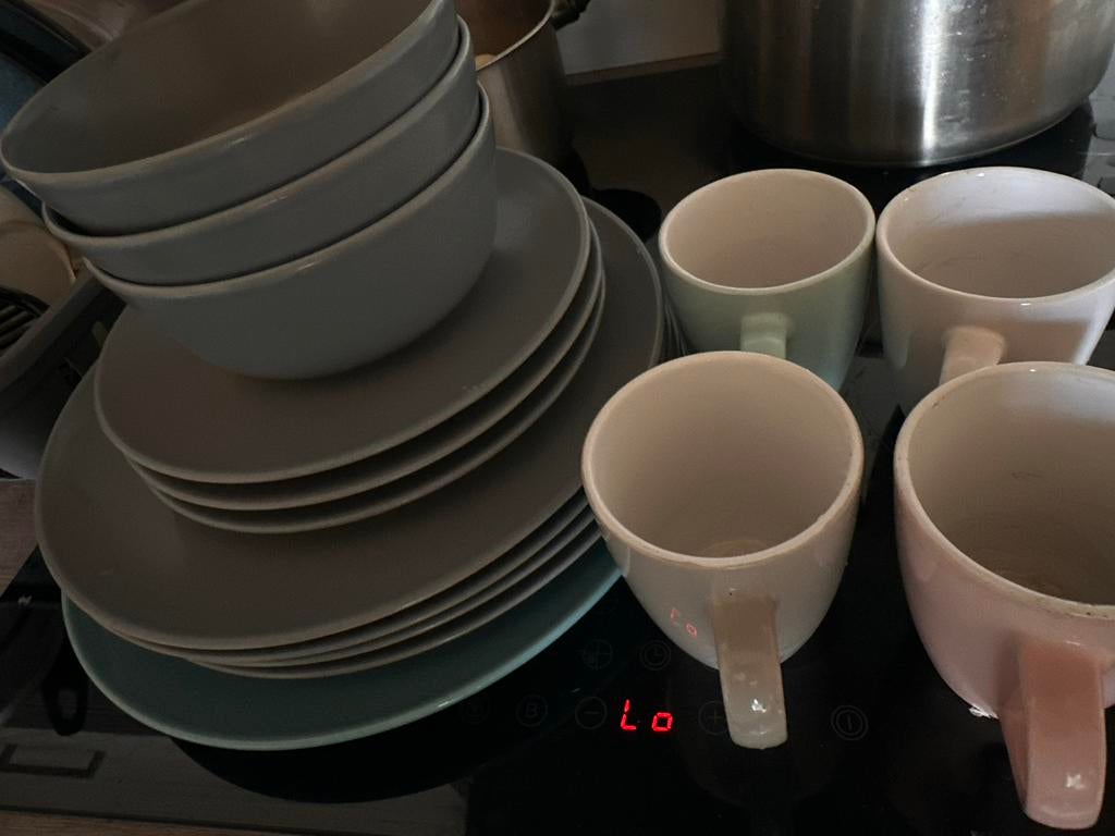 Ikea Servies set: borden, kommen en mokken, Antiek en Kunst, Ophalen of Verzenden