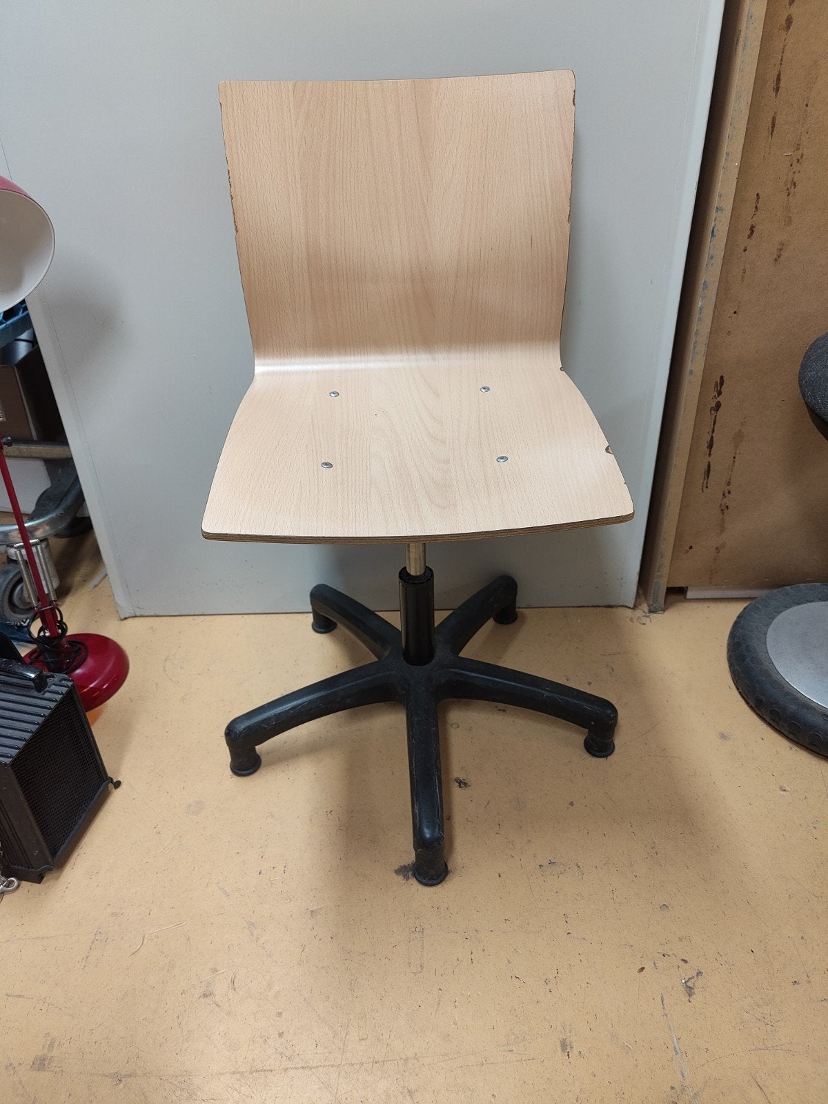 Houten bureaustoel op wielen - Gebruikt, Ophalen of Verzenden, Gebruikt, Beige, Bureaustoel