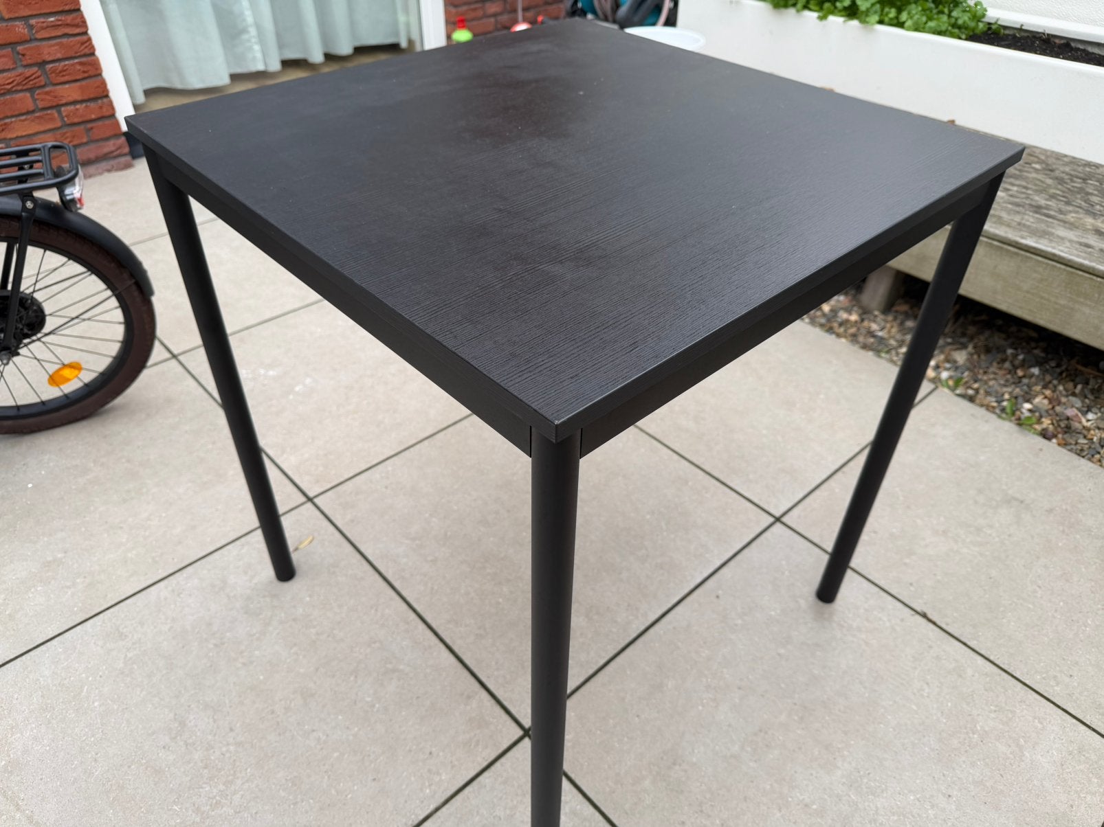 IKEA SANDSBERG tafel - zwart, 67x67 cm, Ophalen, Gebruikt, Vierkant, Tot twee personen
