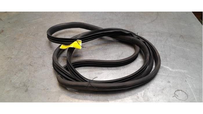 Portierrubber 4Deurs links-voor van een Ford Ranger, Gebruikt, -, -, Ophalen of Verzenden