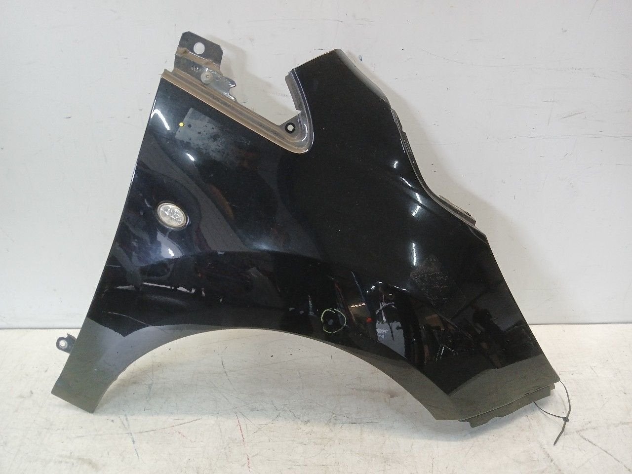 Spatbord rechts voor Ford Ka, Onderdelen@venauto.nl, Van der Ven Autorecycling B.V., Gebruikt, Ettenseweg 76, 4706 PB Roosendaal, The Netherlands