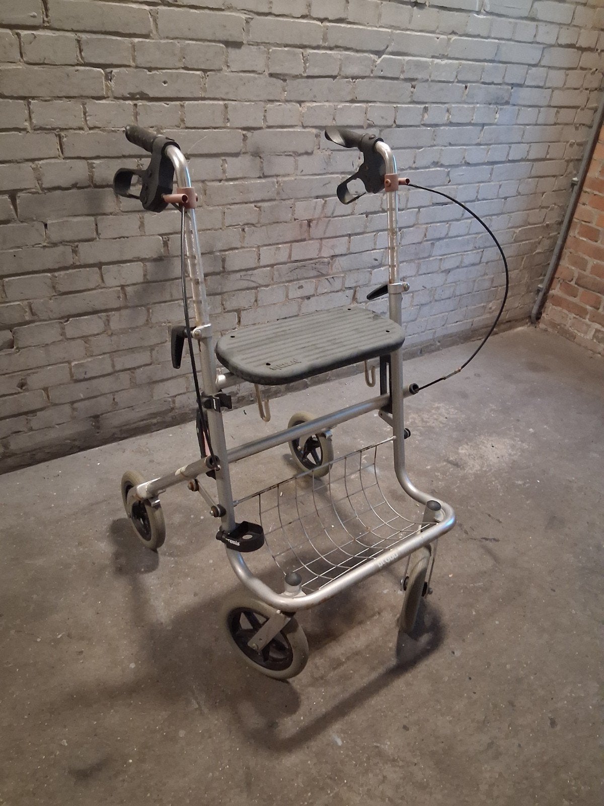 Te koop, provo merk rollator., Diversen, Rollators, Ophalen