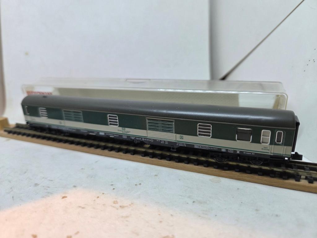 Fleischmann Piccolo postwagon met binnenverlichting, Hobby en Vrije tijd, Modeltreinen | N-Spoor, Gebruikt, Gelijkstroom, Fleischmann