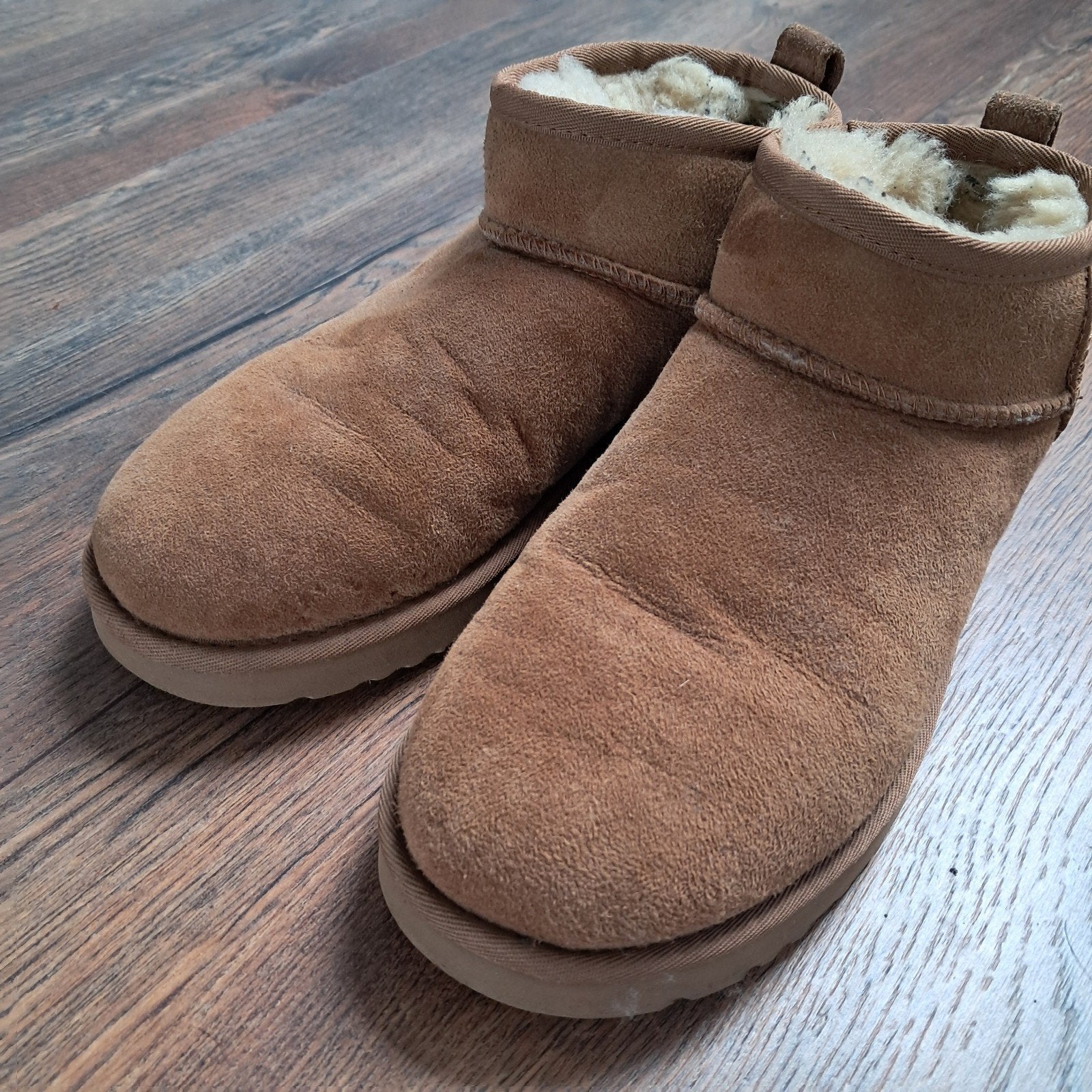 Ugg Ultra Mini Classics - Maat 38, Kleding | Dames, Bruin, Lage of Enkellaarzen, Ophalen of Verzenden, Gedragen