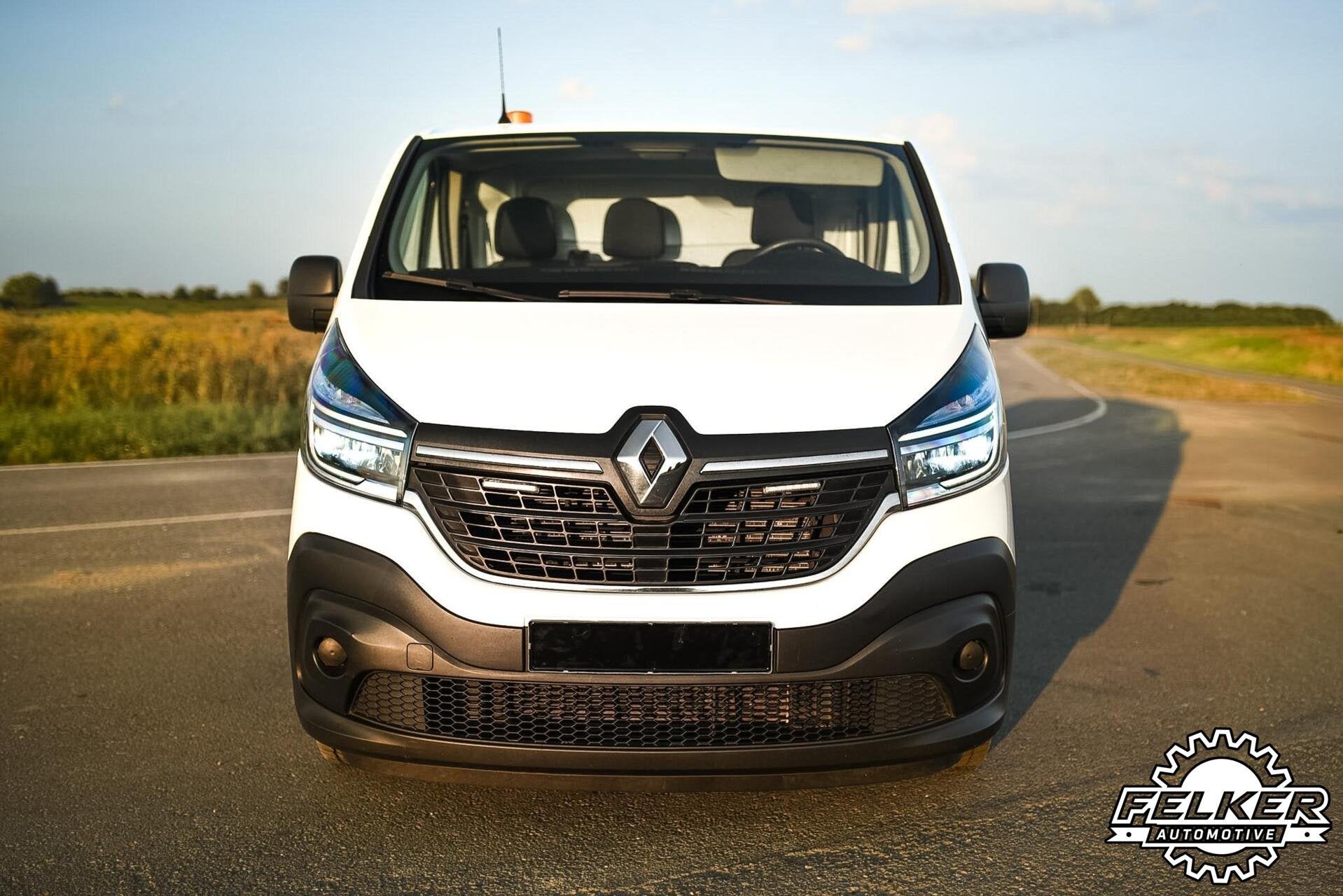 Renault Trafic 1.6 dCi T29 L1H1 Comfort Werklicht + Omvormer, Auto's, Gebruikt, Euro 6, 2000 kg, Renault