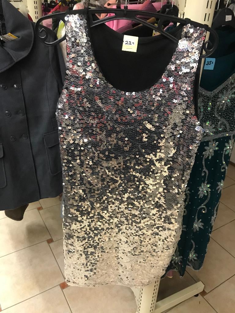 Te koop 30 stuks glitter  dames blouses en jurken, Kleding | Dames, Blouses en Tunieken, Ophalen, Nieuw, Maat 38/40 (M), Overige kleuren