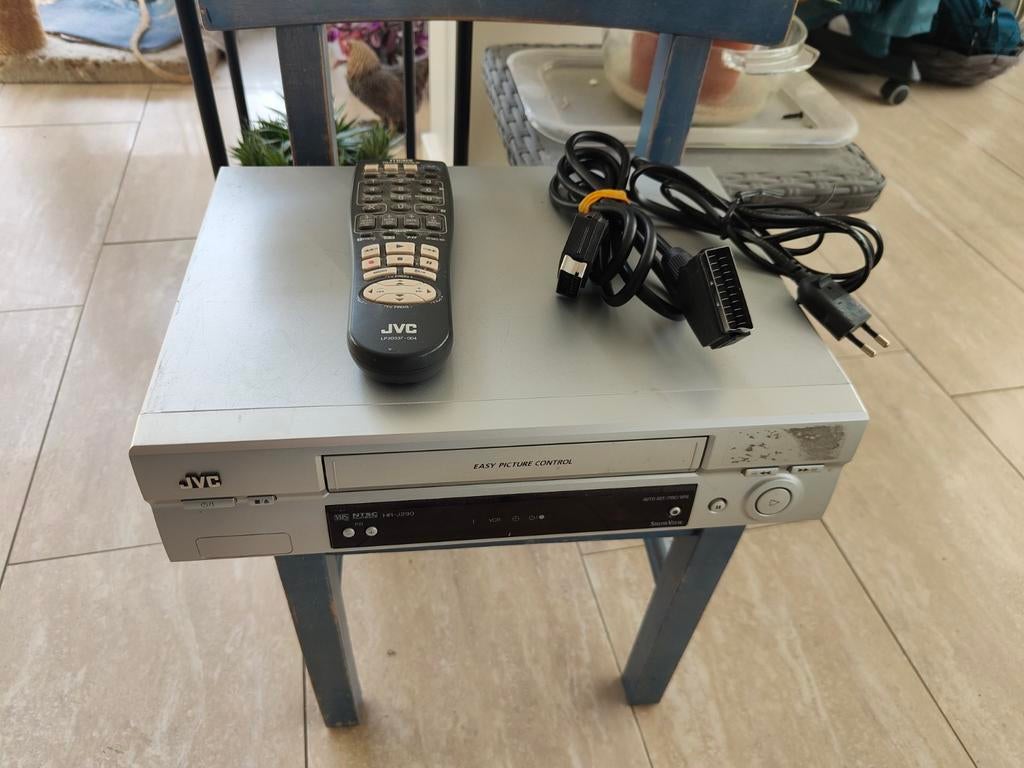 JVC VHS videorecorder type HR-J290, Ophalen of Verzenden, Zo goed als nieuw, VHS-speler of -recorder