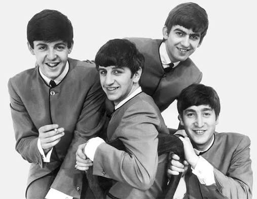Grote verzameling Beatles boeken, Verzenden, Zo goed als nieuw, Artiest