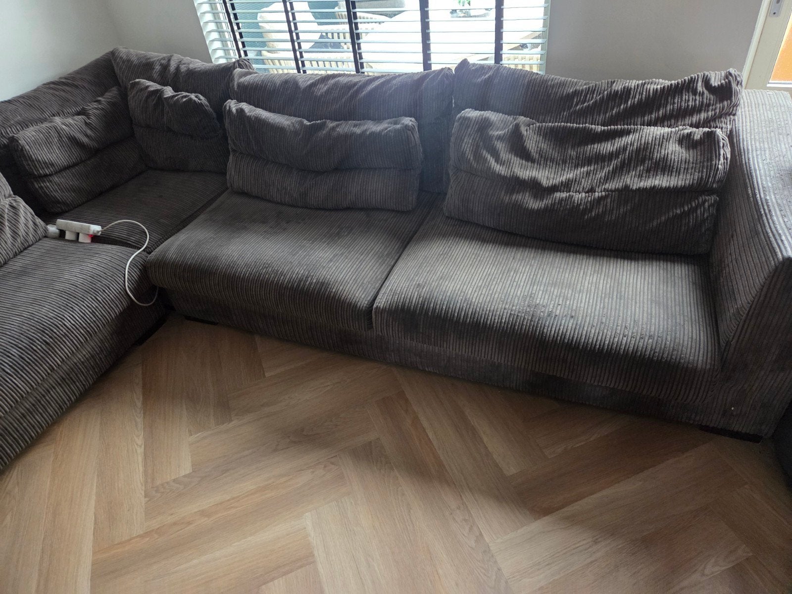 Comfortabele hoekbank in ribstof, Modern, Comfortabel, Gebruikt, 100 tot 125 cm, Hoekbank