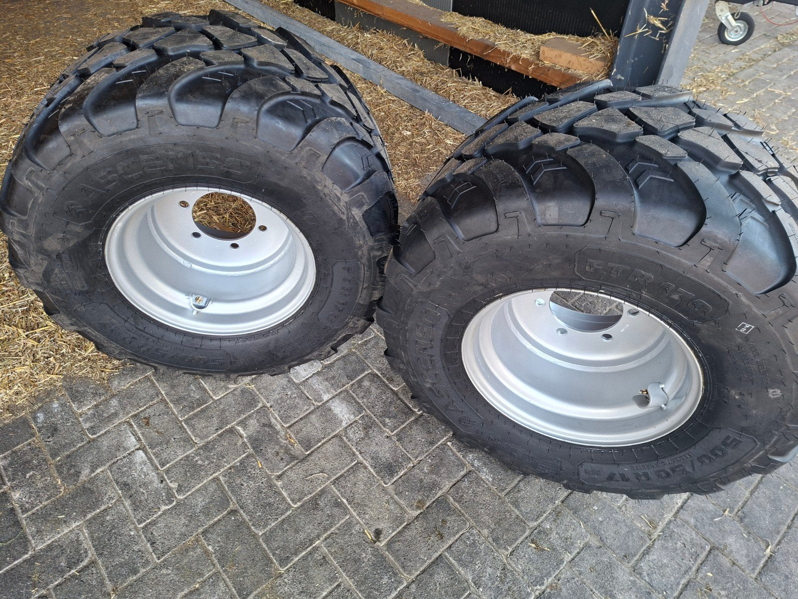 500/50R17 dumper/landbouw/wagen/kieper/kipper banden op velg, Ophalen
