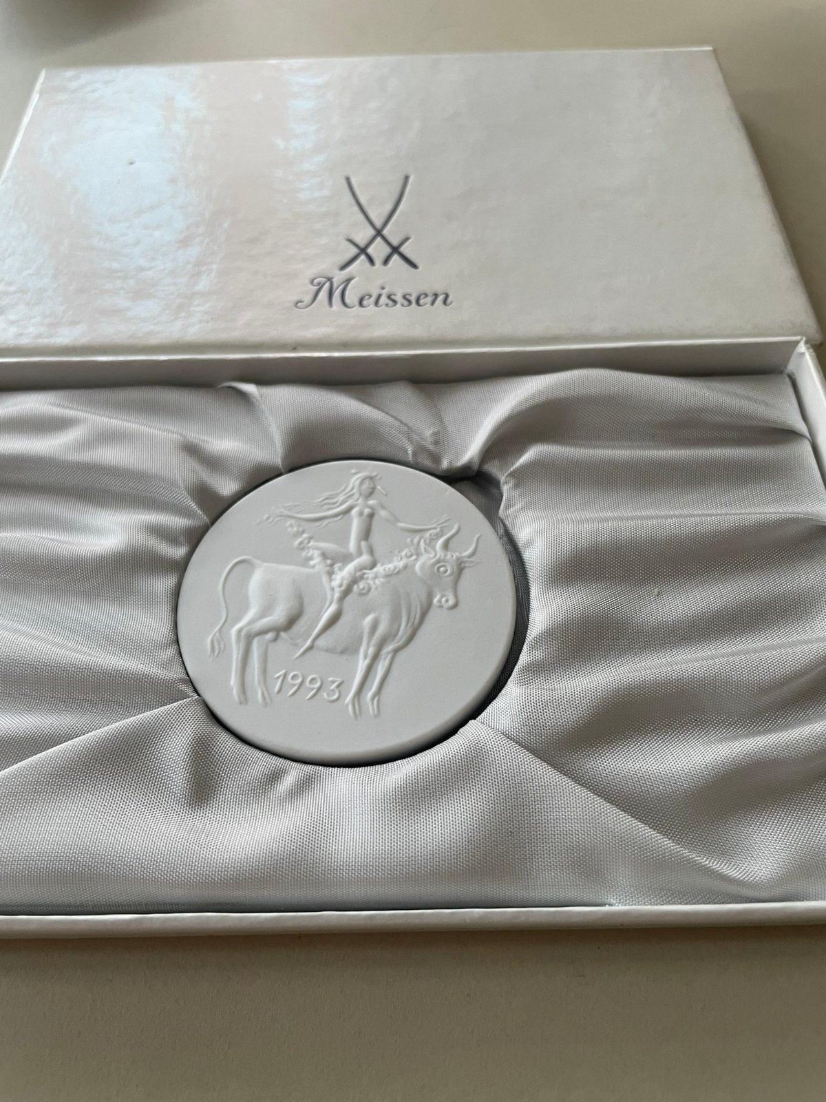 Meissen porseleinen medaille, Antiek en Kunst, Ophalen of Verzenden