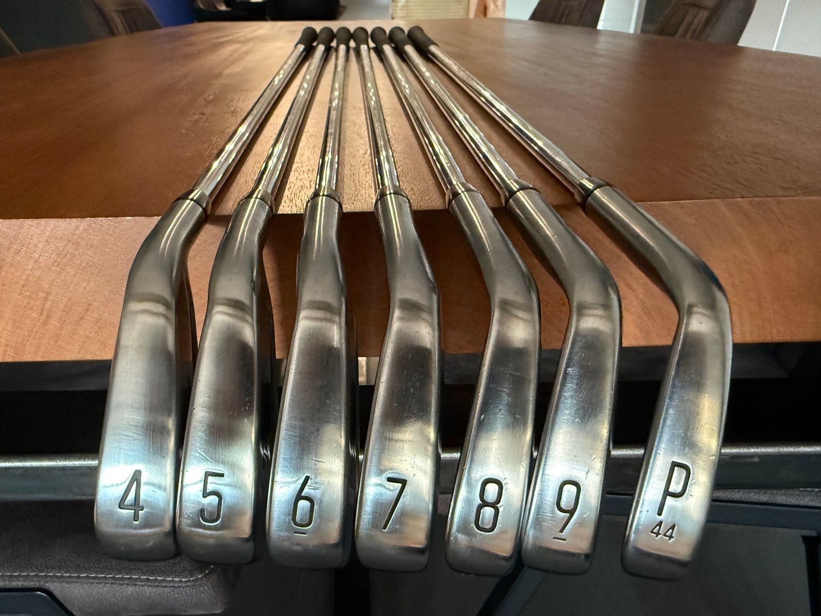Titleist T150 7 ijzers - ZGAN, Sport en Fitness, Golf, Ophalen of Verzenden, Zo goed als nieuw, Set, Overige merken
