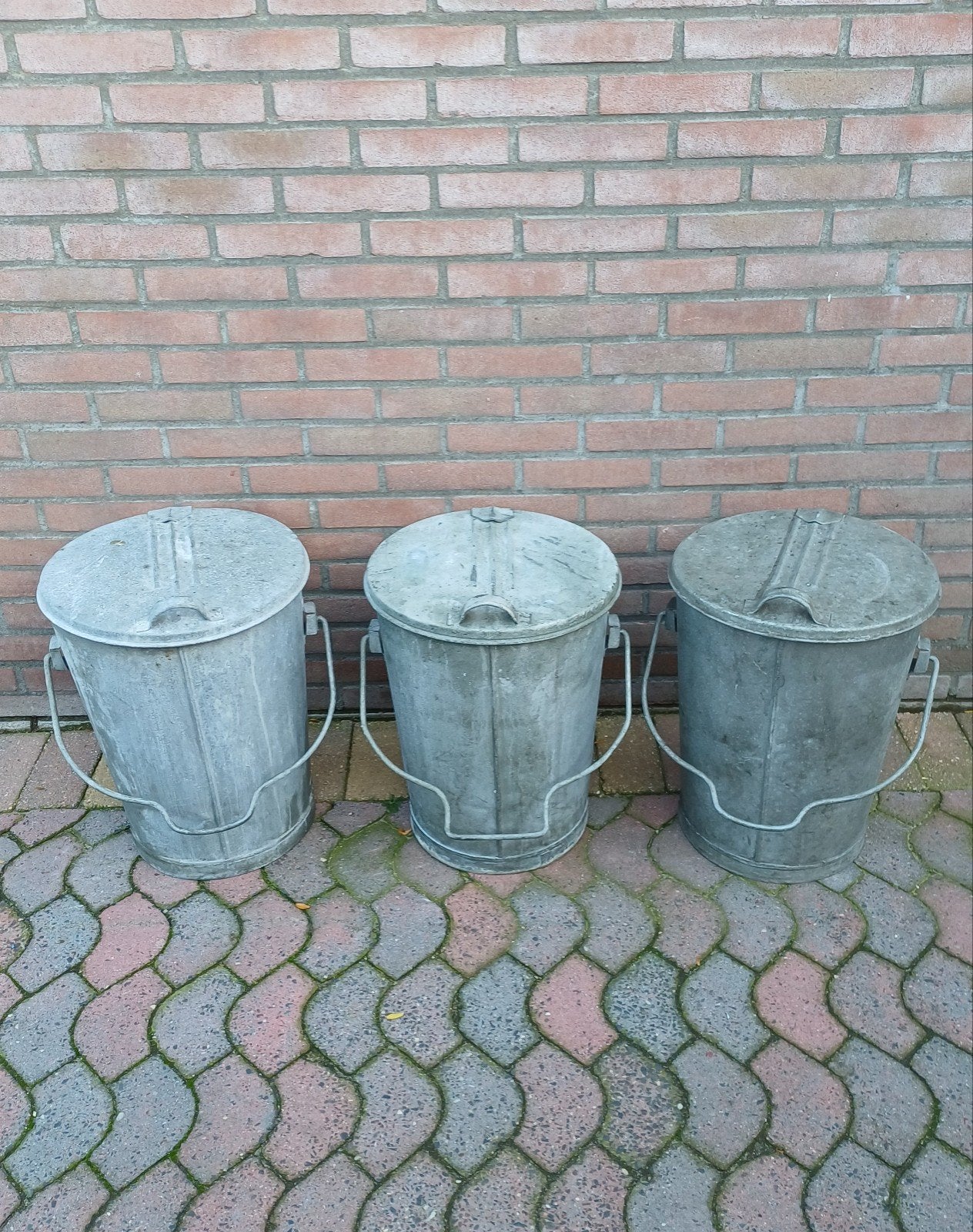 3 Zinken Vuilnisbakken - Vuilnisemmers - ca. 60L, Ophalen, Vintage, Gebruikt, Metaal