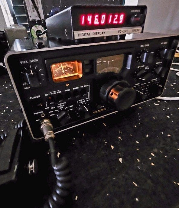 Yaesu FT-221R   Zendontvanger  2-meter, Telecommunicatie, Ophalen of Verzenden, Gebruikt, Zender en Ontvanger